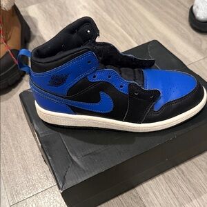 Nike Kids Black and Blue Sneakers